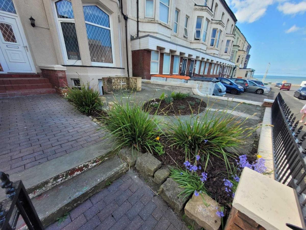 Blackpool Abode - Beach Garden Apartment Zewnętrze zdjęcie